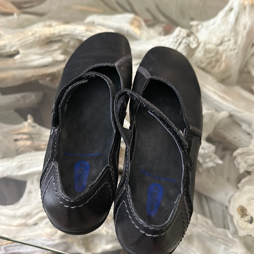 Wolky walking shoes with removable insoles. Size 38 black